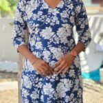 Slitted Top With Collar Blue