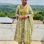 slited top bottom dupatta