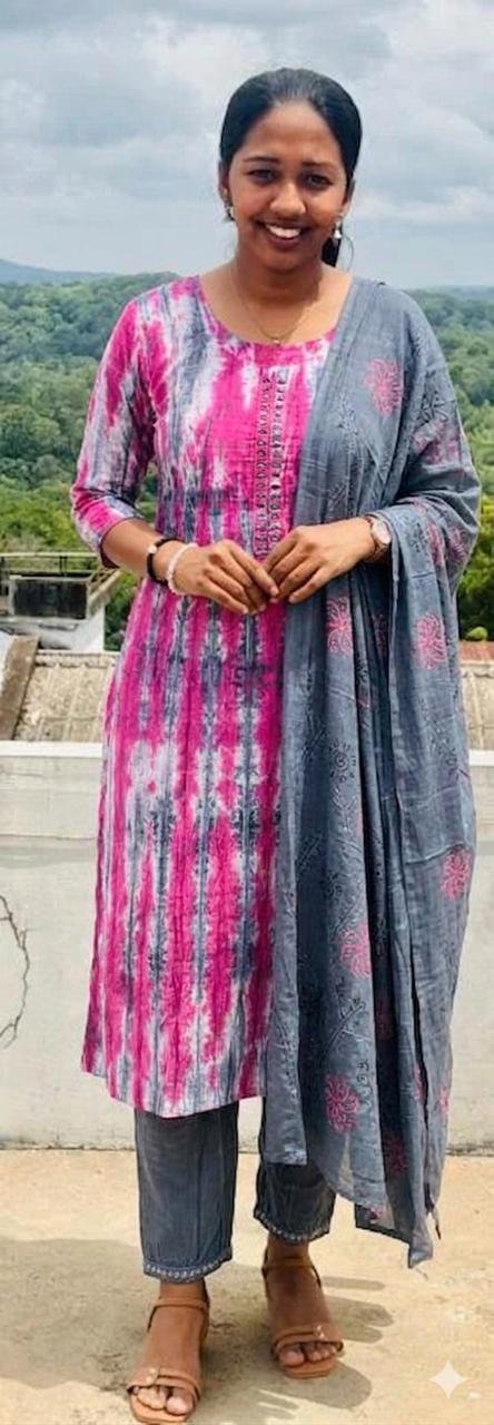 WhatsApp Image 2026-05-26 at 1.23.24 PM slited top, bottom, dupatta with lining - Image 1