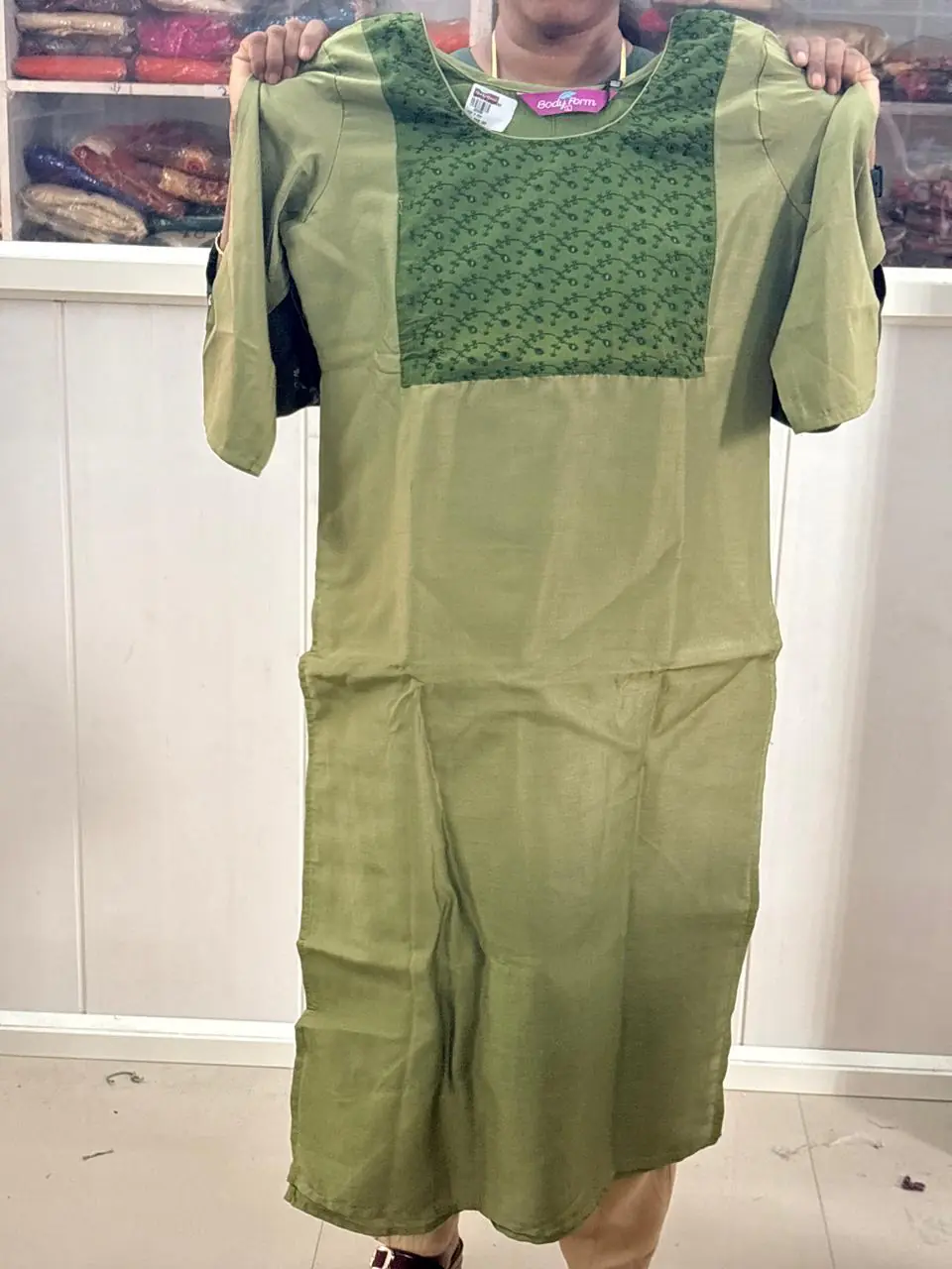 slitted top - Image 1