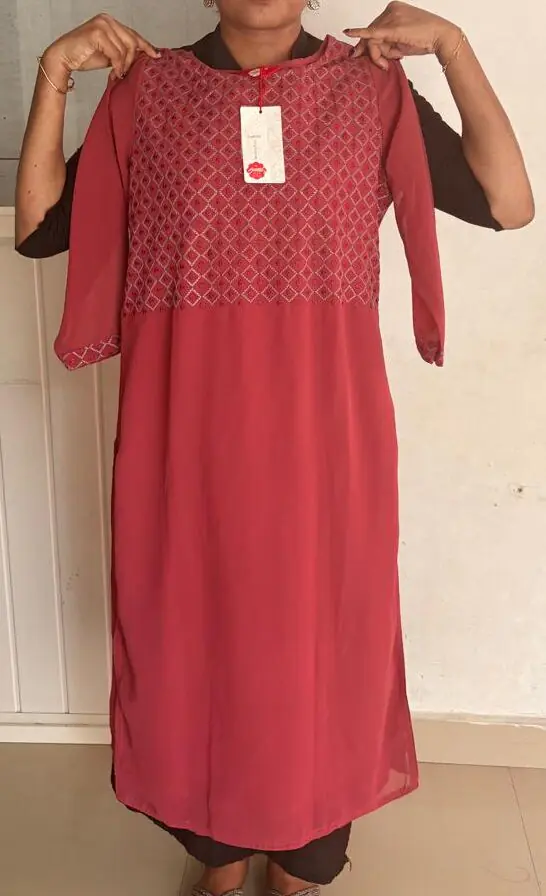 slitted top - Image 1