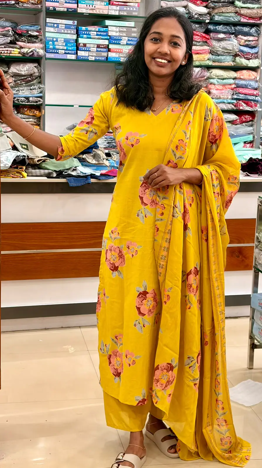 Slitted top bottom dupatta-Yellow - Image 1